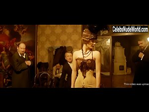 Elizaveta Boyarskaya in Kontributsiya (2016) 17