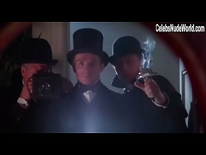 Linda Thorson in Valentino (1977) 12