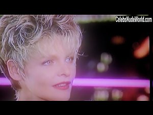 Liliana Komorowska in Scanners III: The Takeover (1991) 14