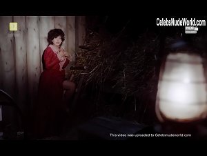 Liliana Komorowska in Austeria (1982) 15