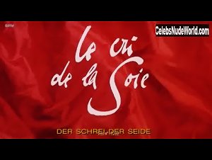 Alexandra London in Le cri de la soie (1996) 1
