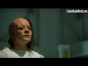 Alexandra Gordon Blonde , boobs In Hemlock Grove (series) (2013) 3