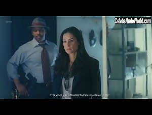 Megan Brown in Mr. Brooks (2007) 11