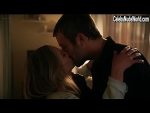 Megan Stevenson Kissing , Couple in Get Shorty (series) (2017) 10