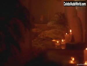 Pamela Anderson Kissing , Couple in Snapdragon (1993) 14
