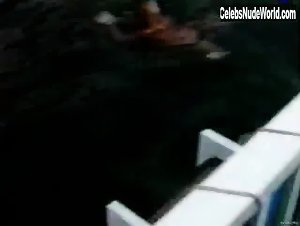 Pamela Anderson nude dipping in Pam & Tommy Lee sex tape (1998) 3