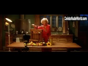 Celia Imrie in Calendar Girls (2003) 17