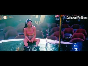 Jennifer Lopez Striptease , High Heels in Hustlers 10