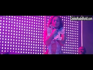 Jennifer Lopez Striptease , Butt scene in Hustlers 19
