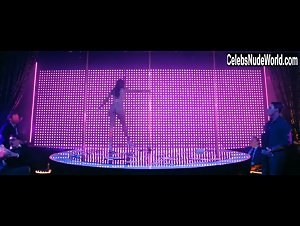 Jennifer Lopez Striptease , Butt scene in Hustlers 3