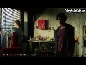 Ana Girardot in Les Revenants (series) (2012) 20