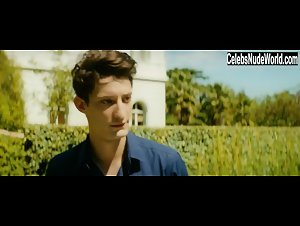 Ana Girardot in Un homme ideal (2015) 2