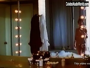 Amy Irving in Kleptomania (1995) 16