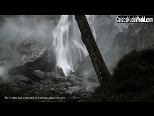 Alyssa Sutherland Outdoor Nudity , Voyeur In Vikings (series) (2013) 20