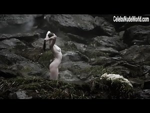 Alyssa Sutherland Outdoor Nudity , Voyeur In Vikings (series) (2013) 6