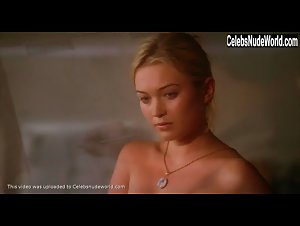 Sophia Myles in Art School Confidential (2006) 12