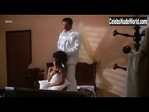 Sonia Braga in Gabriela, Cravo e Canela (1983) 13
