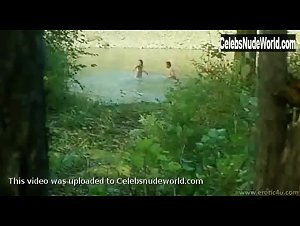 Shu Qi nude , boobs scene in Yu nu (1999) 12