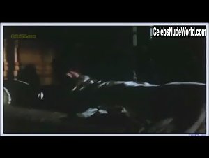 Molly Parker Flasing , boobs in Suspicious River (2000) 12