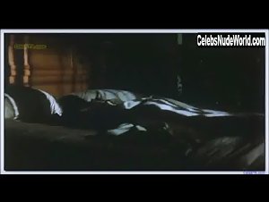 Molly Parker Flasing , boobs in Suspicious River (2000) 18