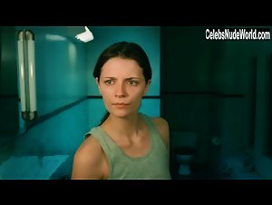 Mischa Barton in Walled In (2009) 5