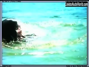 Meg Tilly Outdoor , Kissing in Girl in a Swing (1988) 18