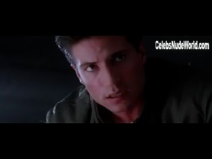 Gabrielle Anwar Bathroom , Flashing in Body Snatchers (1993) 15