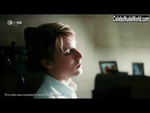 Josefine Preuss in Schuld nach Ferdinand von Schirach (series) (2015) 20