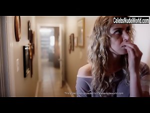 Lydia Hearst in Between Worlds (2018) 4