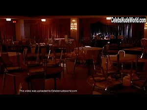 Julia Roberts in Pretty Woman (1990) 11