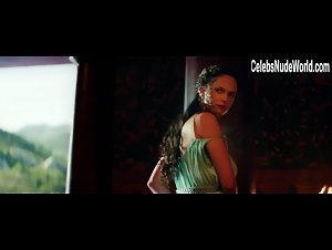 Irina Shayk in Hercules (2014) 19