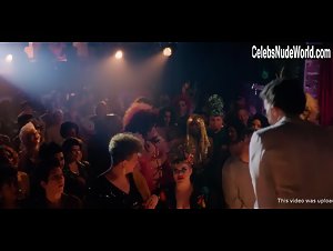 Geena Davis in GLOW (series) (2017) 8