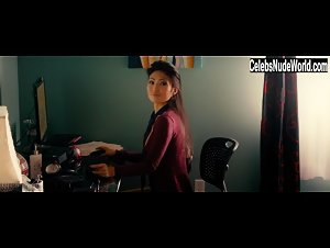 Alyson Bath boobs , Public Nudity In GirlHouse (2014) 4