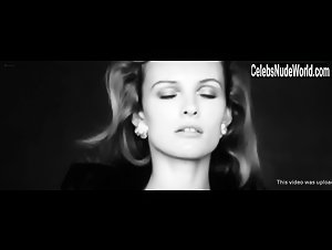 Edita Vilkevi&#269;i&#363;t&#279; in SHOWstudio: Persona (2014) 8