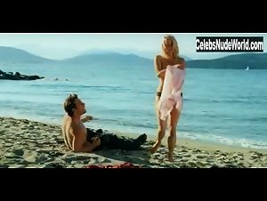 Chelan Simmons in Good Luck Chuck (2007) 17