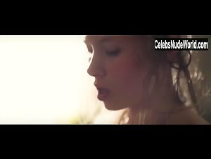 Alina Levshin in Kriegerin (2011) 15