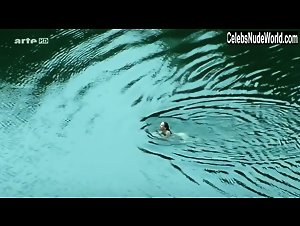 Alina Levshin in Im Angesicht des Verbrechens (series) (2010) 10