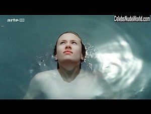 Alina Levshin in Im Angesicht des Verbrechens (series) (2010) 11