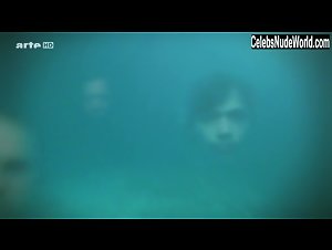 Alina Levshin in Im Angesicht des Verbrechens (series) (2010) 14