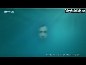 Alina Levshin in Im Angesicht des Verbrechens (series) (2010) 17
