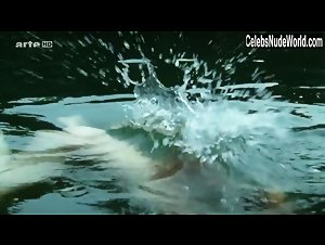 Alina Levshin in Im Angesicht des Verbrechens (series) (2010) 3