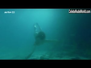 Alina Levshin in Im Angesicht des Verbrechens (series) (2010) 6