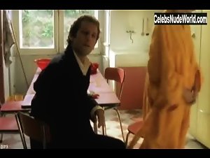 Audrey Tautou Flashing , boobs in Boiteux: Baby blues (1999) 3
