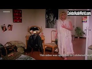 Ann-Gisel Glass Blonde , boobs in Hanna D. - La ragazza del Vondel Park (1984) 4