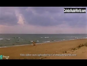 Hanna Schygulla Beach , Hairy Pussy in Storia di Piera (1983) 14