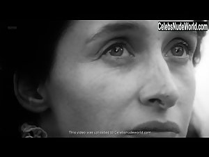 Anne Brochet nude, boobs scene in Dust (2001) 7