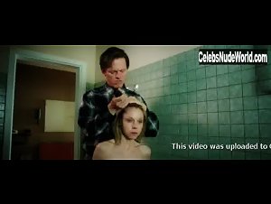 Antonia Campbell-Hughes in 3096 Tage (2013) 18