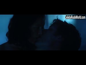 Ariane Labed in Voir du pays (2016) 18