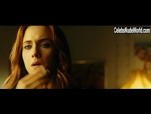 Aura Garrido in El cuerpo (2012) 17