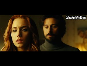 Aura Garrido in El cuerpo (2012) 19